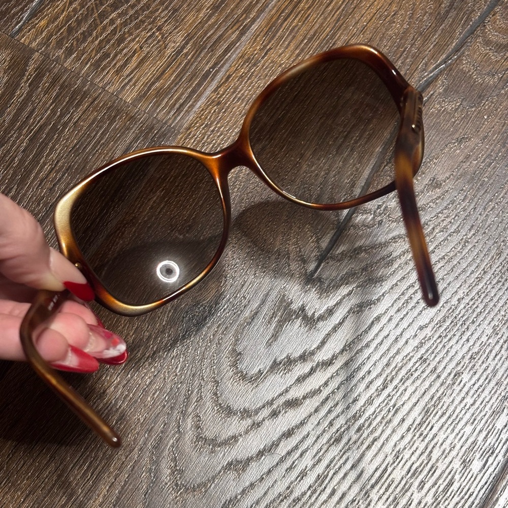 Fendi Elegant Brown tortoise shell Sunglasses with rhinestones Authentic - Picture 9 of 9